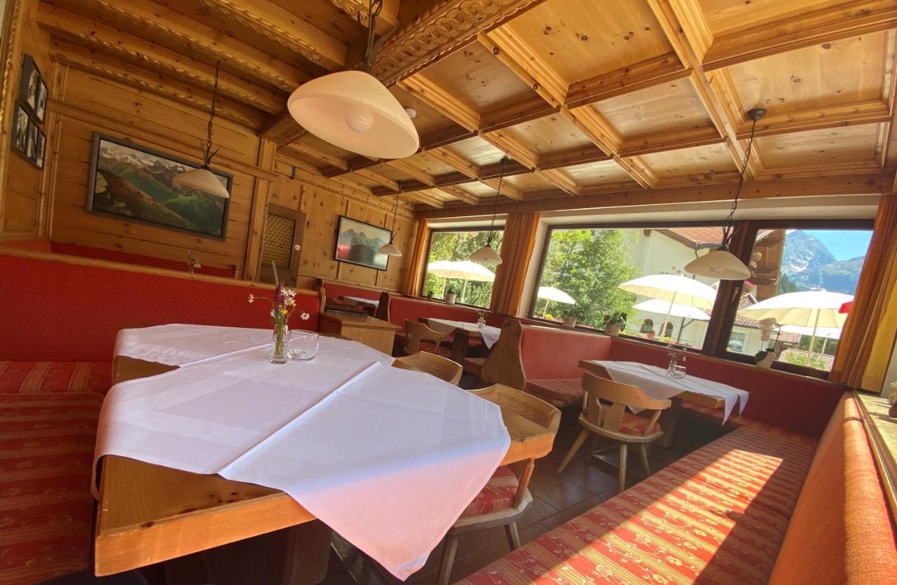 Hotel Zirbenhof Sankt Leonhard im Pitztal Esterno foto