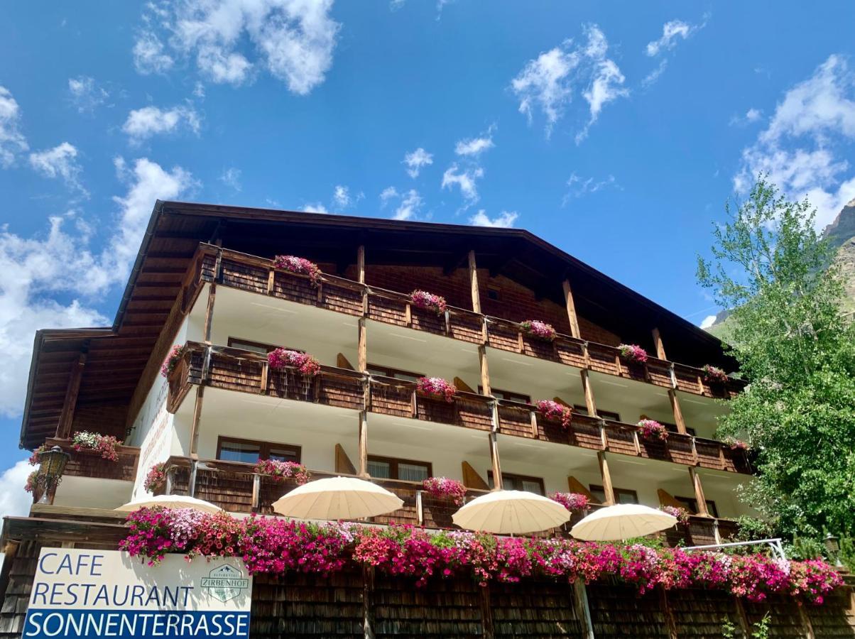 Hotel Zirbenhof Sankt Leonhard im Pitztal Esterno foto