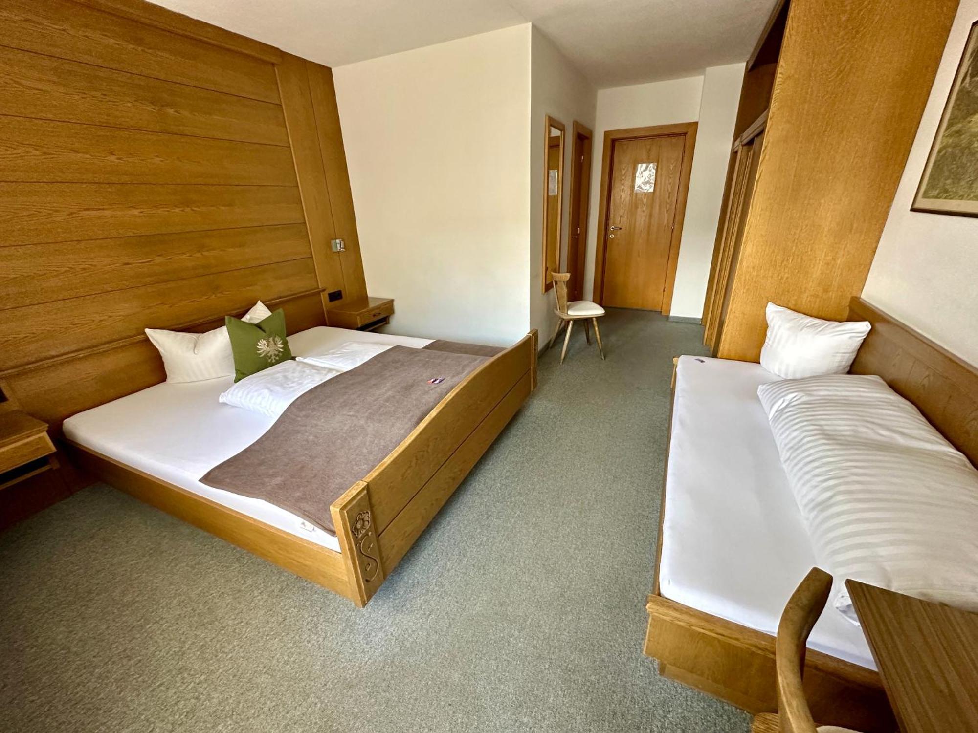Hotel Zirbenhof Sankt Leonhard im Pitztal Camera foto