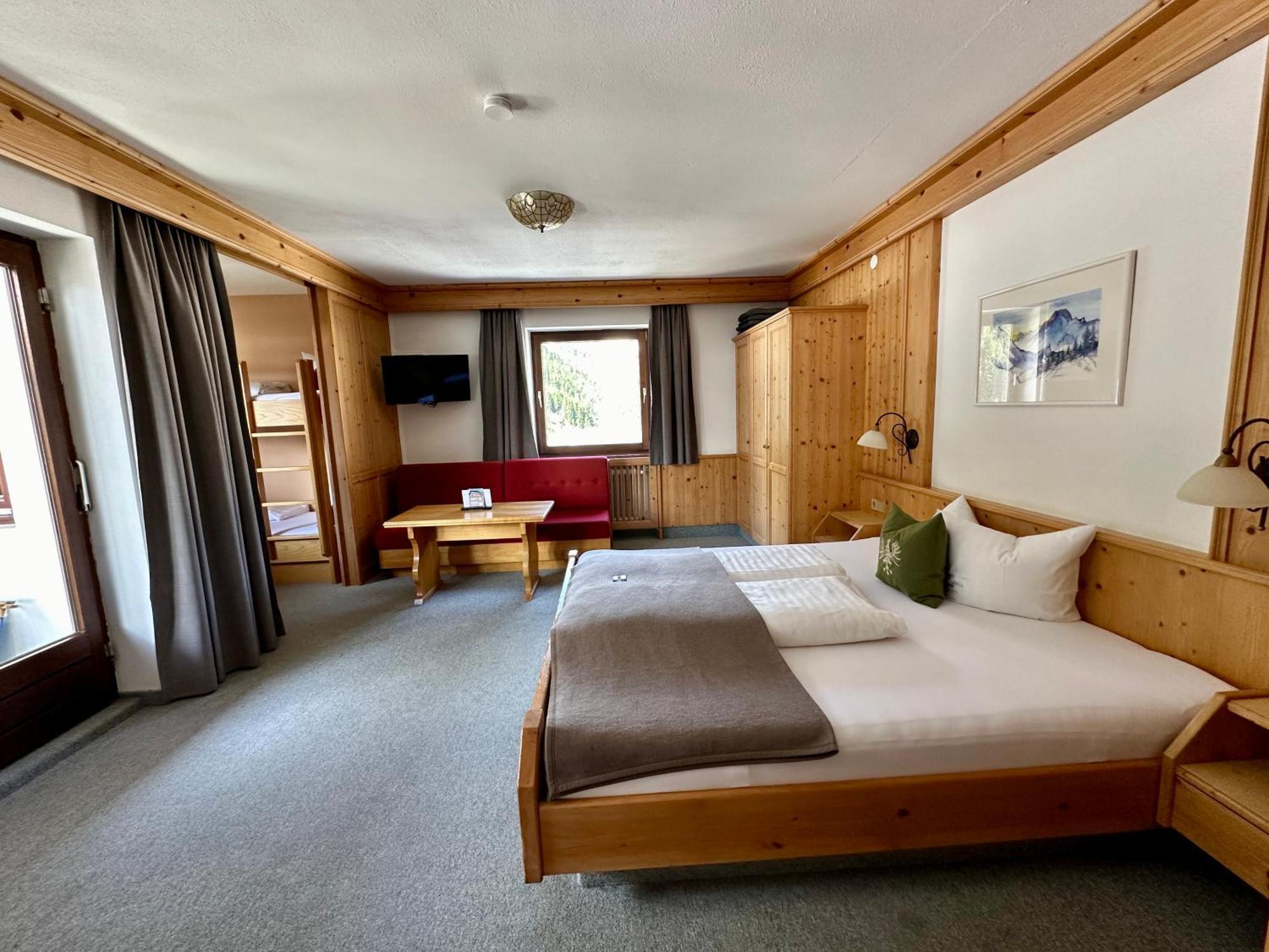 Hotel Zirbenhof Sankt Leonhard im Pitztal Camera foto
