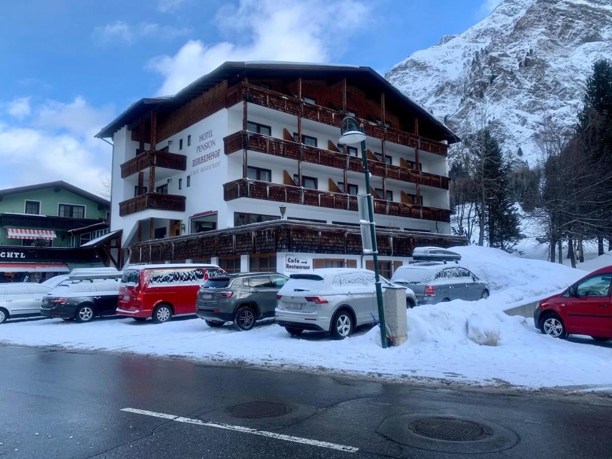 Hotel Zirbenhof Sankt Leonhard im Pitztal Esterno foto